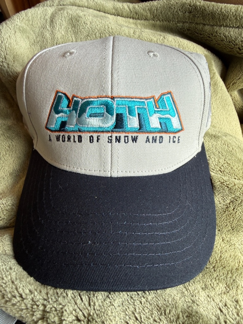 Star Wars Hoth Embroidered Baseball Cap in Beige and Navy
